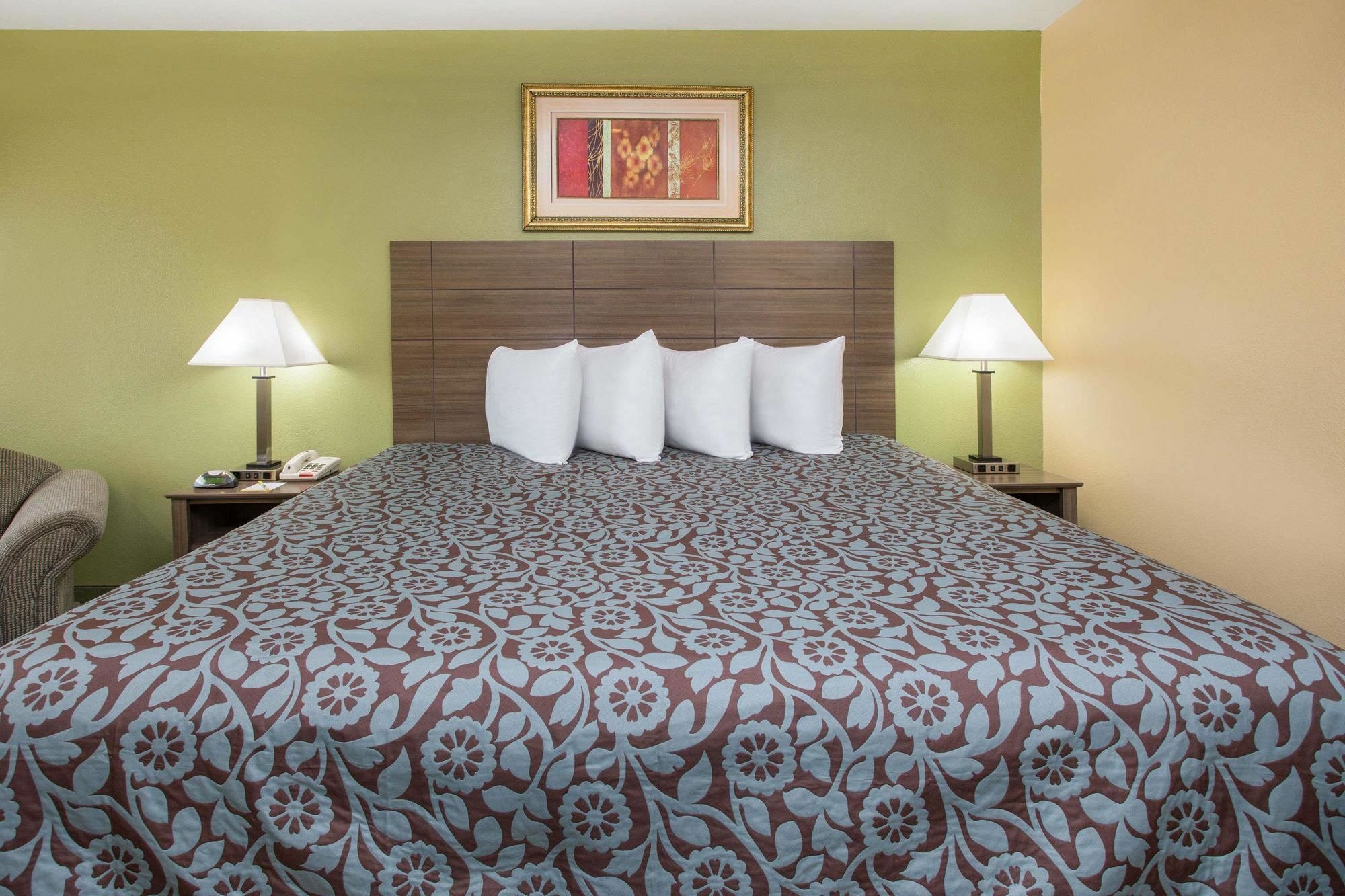 Days Inn By Wyndham Abbeville Εξωτερικό φωτογραφία